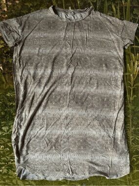 Kate Quinn Kids Flowy T-Shirt